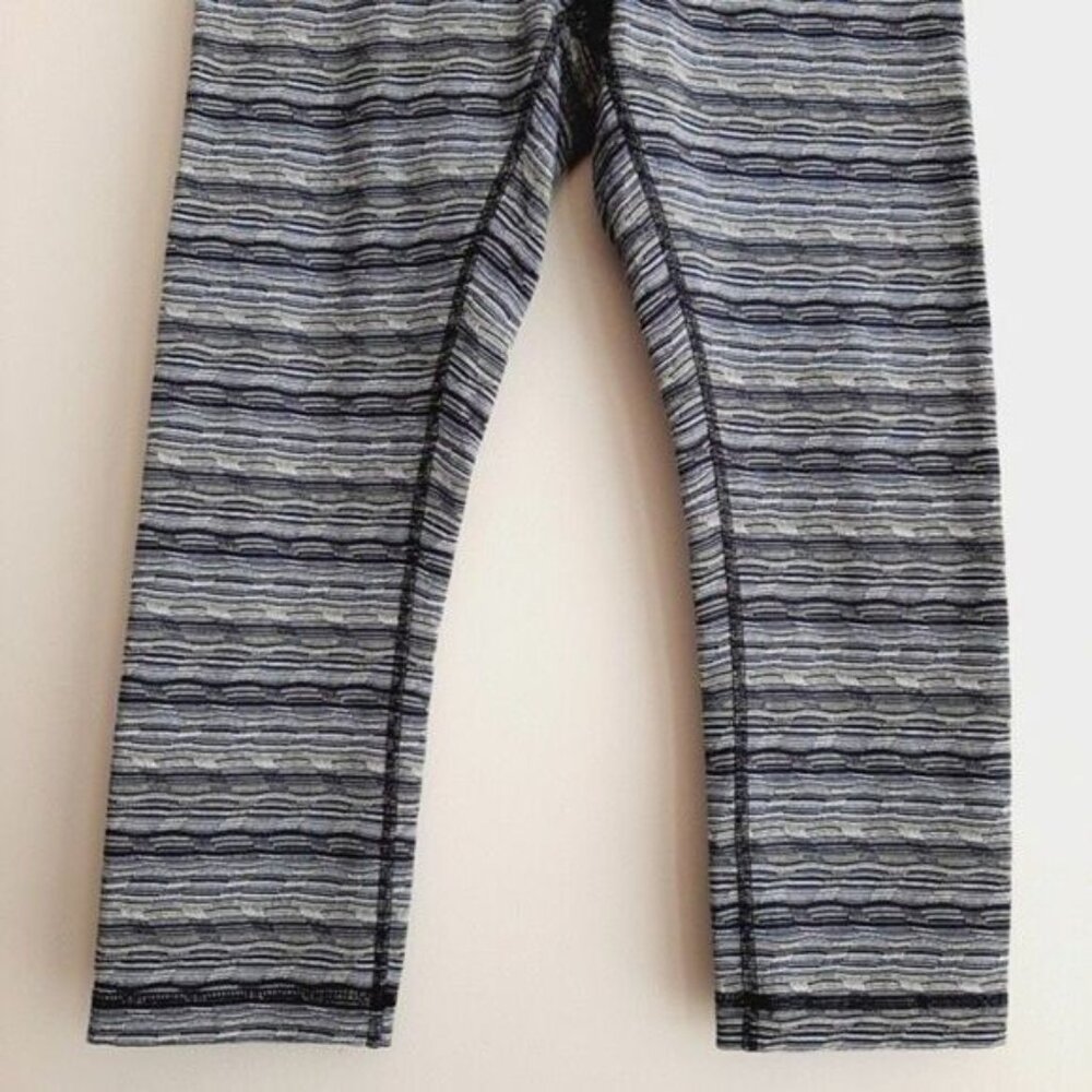 LULULEMON Athletic Crop Leggings Blue & White Sz 8 Flawed - Picture 4 of 11